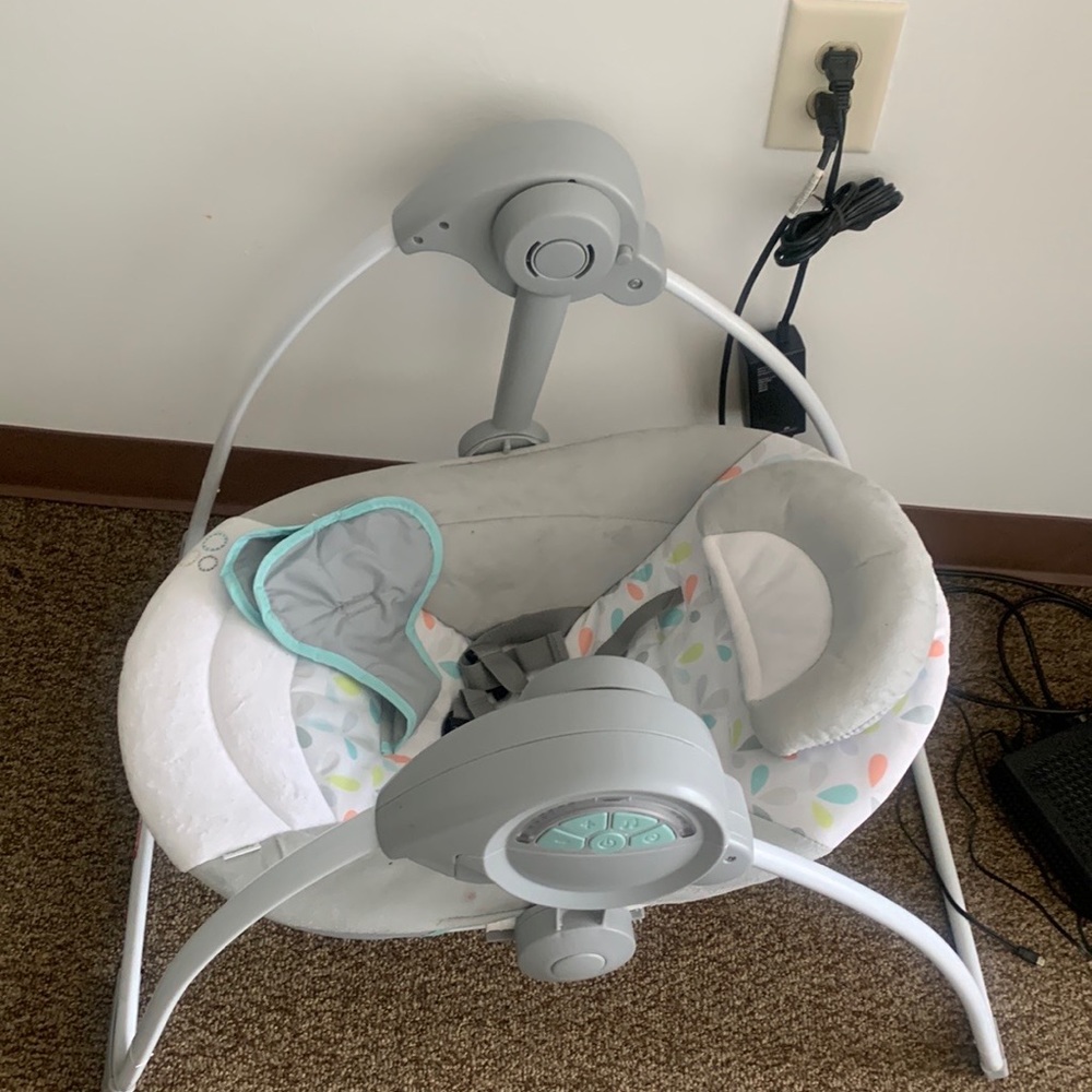 Baby Swinger - Picture 2 of 2